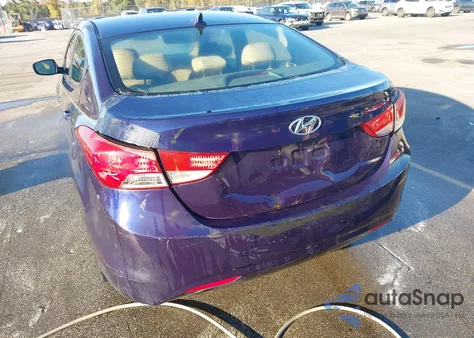 2013 Hyundai Elantra Limited z USA, uszkodzony, nr VIN 5NPDH4AE2DH268648
